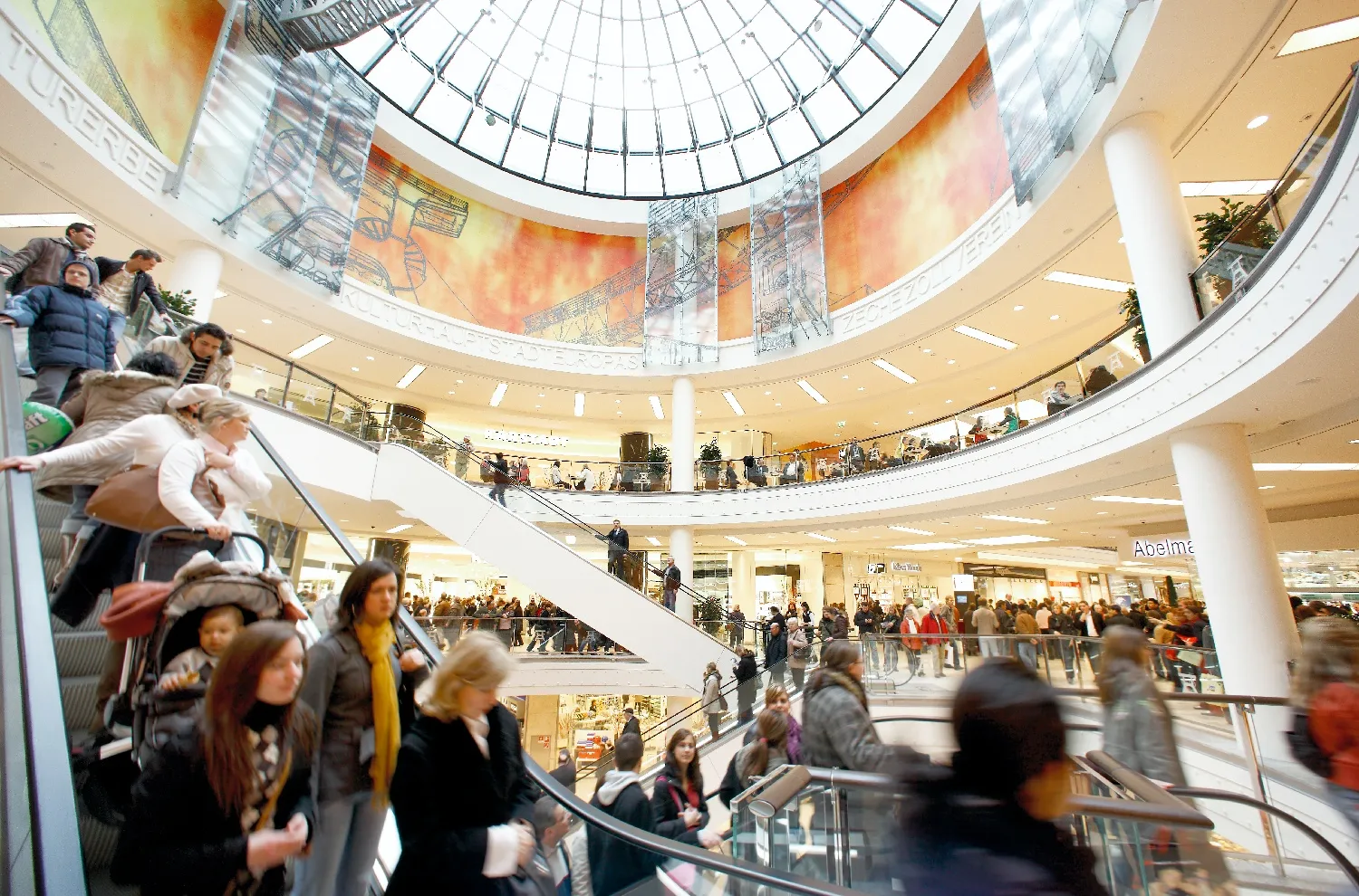 Limbecker_Platz_Essen Einkaufszentrum Limbecker Platz in Essen Innensicht