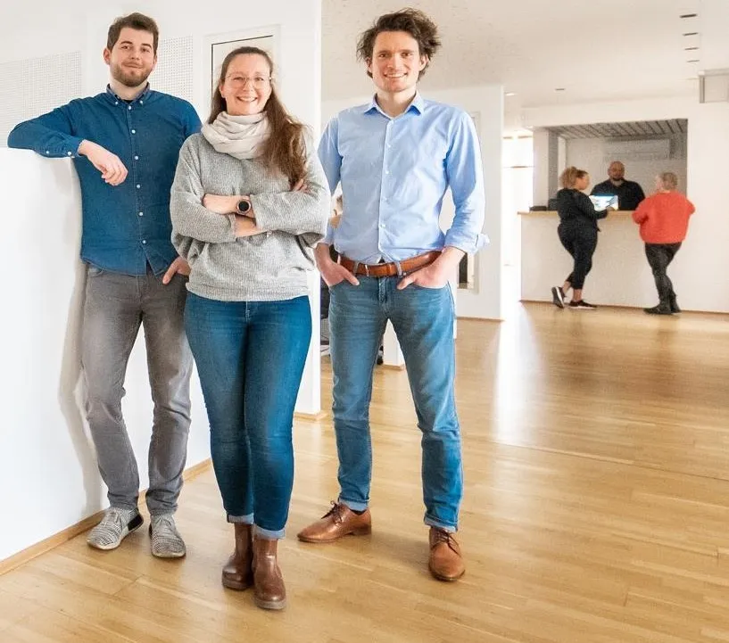 Drei Mitarbeitende von Brandwerk